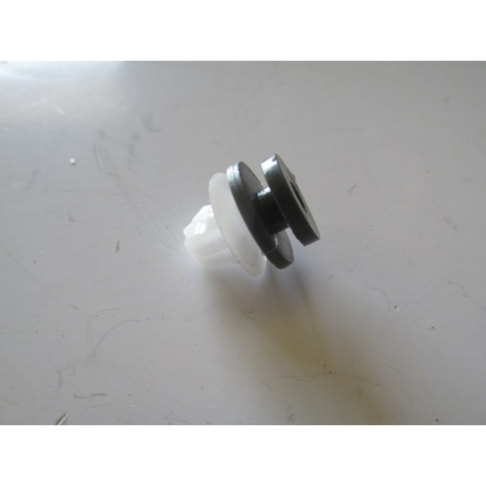 UNIVERSAL UNIVERSAL-; KAPI DÖŞEME KLİPSİ (RENAULT/DACIA) 000-3779