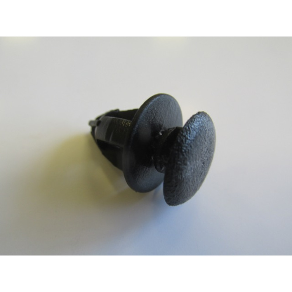 UNIVERSAL UNIVERSAL-; KAPI DÖŞEME KLİPSİ (TRAFIC/KANGOO) 000-3782