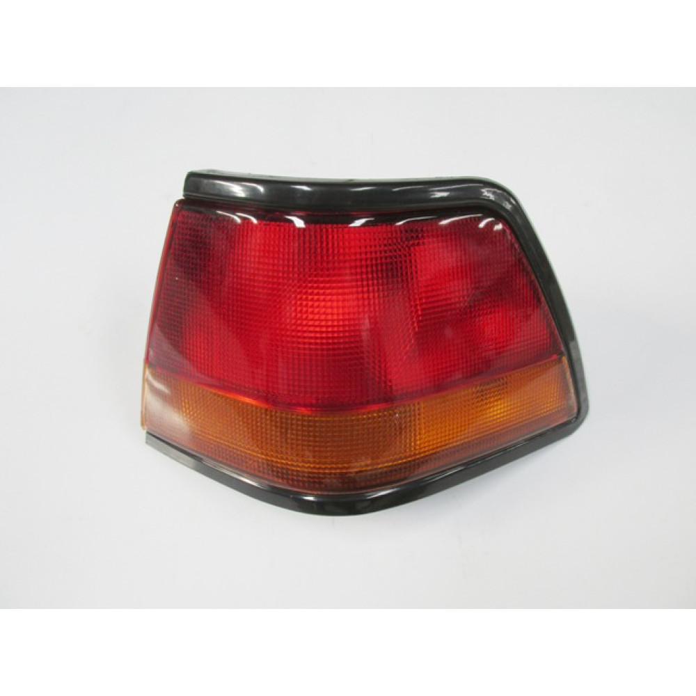 DAEWOO ESPERO- 96/97; STOP LAMBASI SAĞ KIRMIZI/SARI (FAMELLA) 032-1501