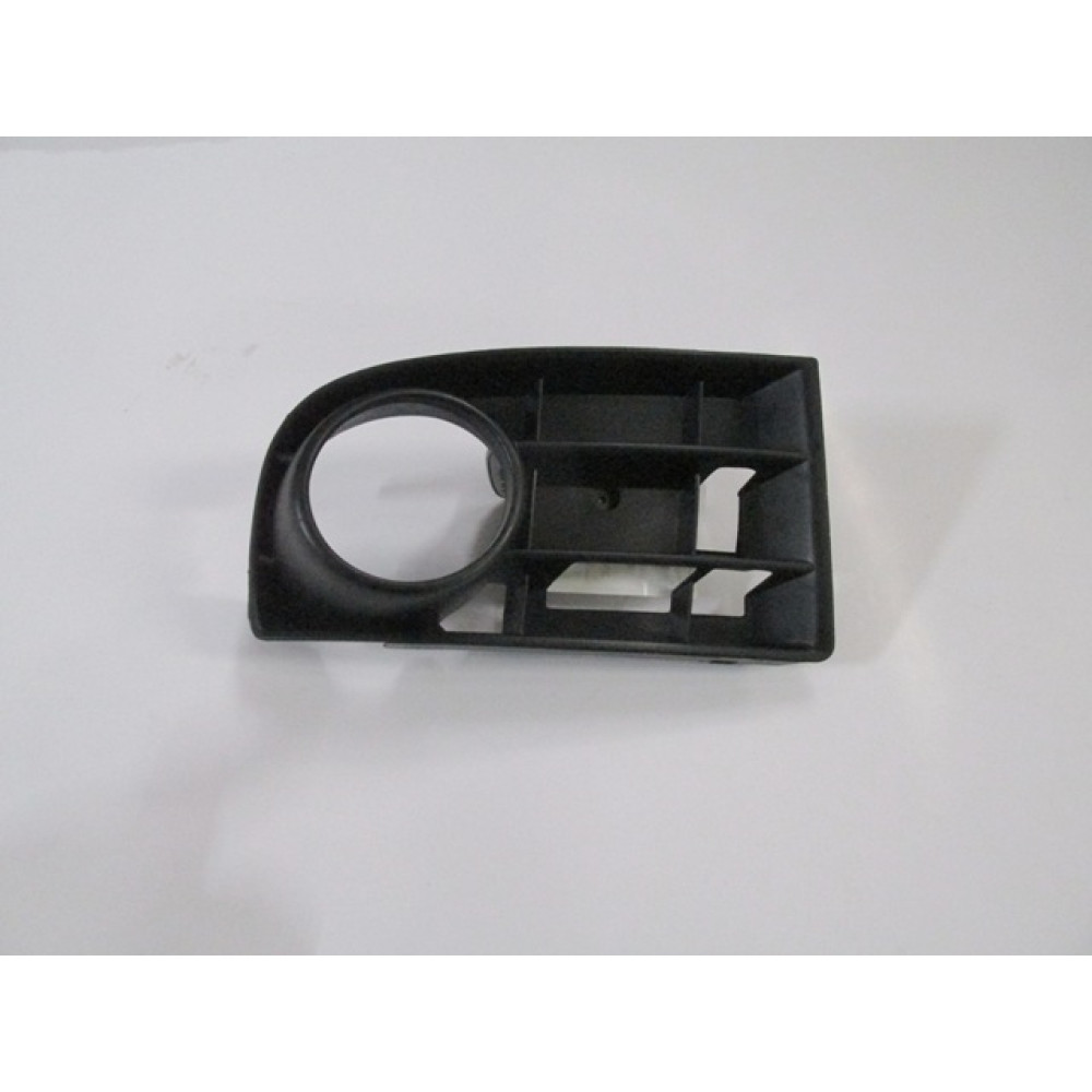 VOLKSWAGEN GOLF- 5- 04/09; SİS LAMBA KAPAĞI SAĞ SİYAH (SİS DELİKLİ) (BOYANIR TİP) (TYG) 1009-2061B