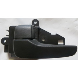 MITSUBISHI COLT- 05/09; ÖN KAPI İÇ AÇMA KOLU SOL SİYAH (HUSHAN) 103-3012