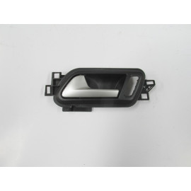 VOLKSWAGEN AMAROK- 17/20; ÖN KAPI İÇ AÇMA KOLU SOL SİYAH (ELCEĞİ GÜMÜŞ GRİ) (HUSHAN) 1171-3012