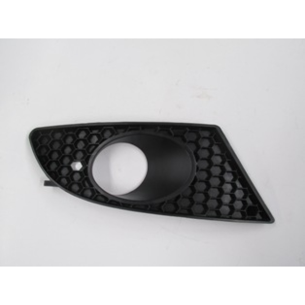 SEAT LEON- 05/09; SİS LAMBA KAPAĞI SAĞ SİYAH (SİS DELİKLİ) (TYG) 1221-2061
