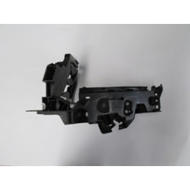 AUDI Q5- 10/12; FAR ALT BAĞLANTI BRAKETİ KÖŞE SAĞ PLASTİK (BFN) 1351-2347