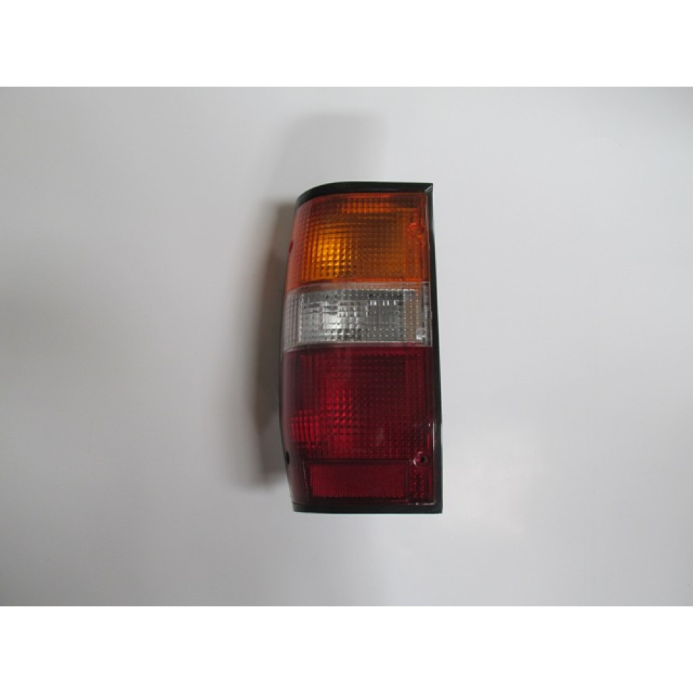 MITSUBISHI L200- PICK UP- 97/98; STOP LAMBASI SOL SİYAH SARI/BEYAZ KIRMIZI (DEPO) 136-1504