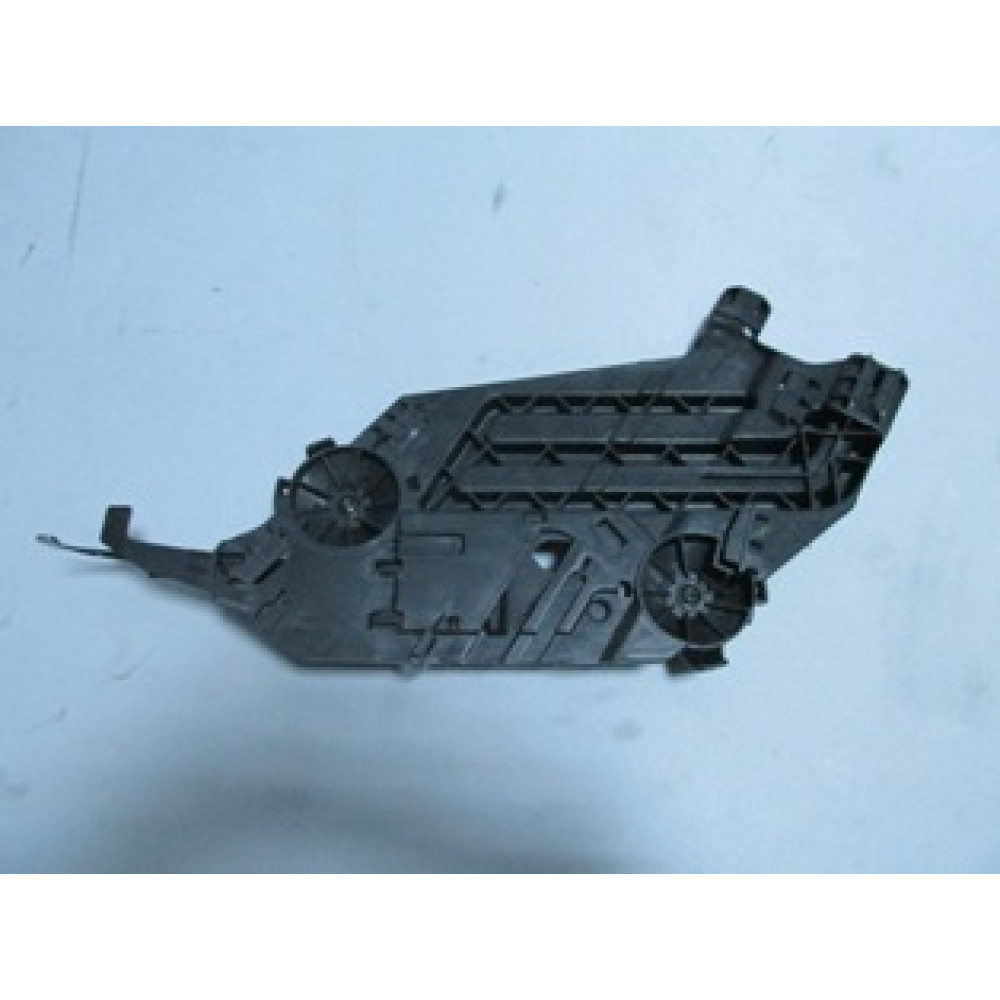 SKODA OCTAVIA- 10/12; FAR ALT BAĞLANTI BRAKETİ SAĞ (FAR ALT TAŞIYICISI/YIKAMASIZ) PLASTİK (TW-Y) 1388-2347