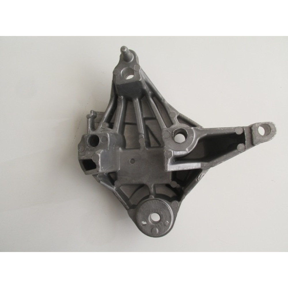 RENAULT KANGOO- 98/03; MOTOR ÜST BAĞLANTI KULAĞI (TAKOZ) (ALÜMİNYUM) 1476-7521