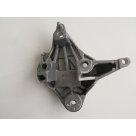 RENAULT KANGOO- 98/03; MOTOR ÜST BAĞLANTI KULAĞI (TAKOZ) (ALÜMİNYUM) 1476-7521