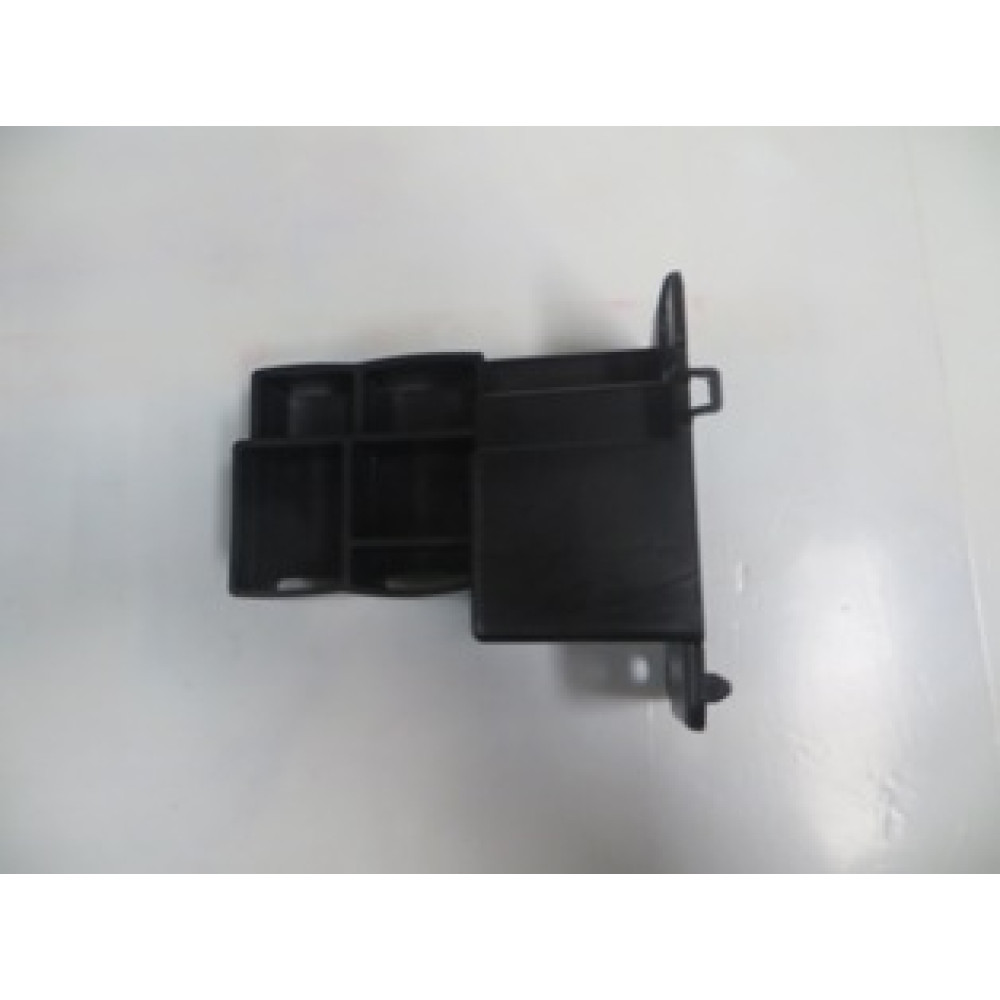 RENAULT CLIO- 4- SPORT TOURER- 13/16; ÖN TAMPON İÇ BAĞLANTI BRAKETİ SOL PLASTİK 1486-2032