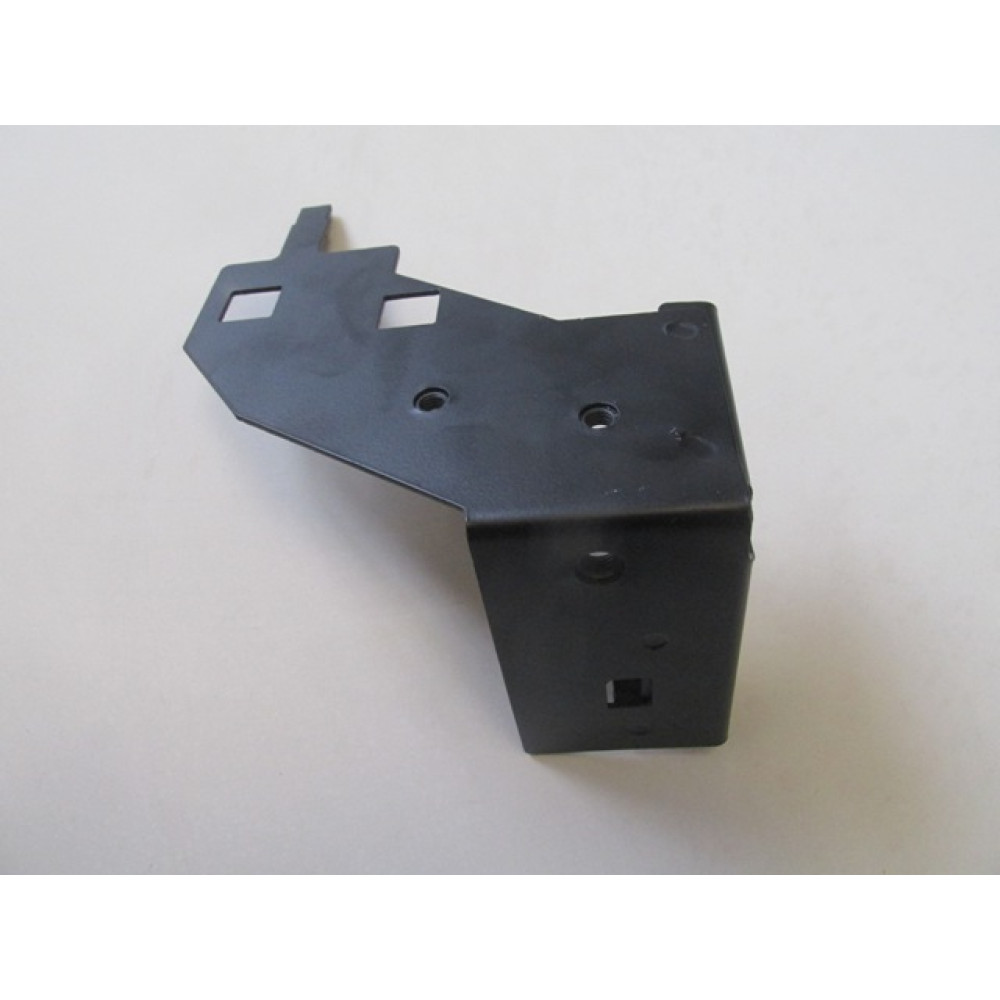 RENAULT CLIO- 4- SPORT TOURER- 13/16; ÖN TAMPON ÇAMURLUK BAĞLANTI BRAKETİ SAĞ (SAC) (EAGLE BODY) 1486-2033A