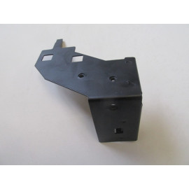 RENAULT CLIO- 4- SPORT TOURER- 13/16; ÖN TAMPON ÇAMURLUK BAĞLANTI BRAKETİ SAĞ (SAC) (EAGLE BODY) 1486-2033A