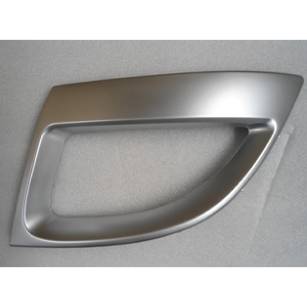 RENAULT GRAND SCENIC- 3- 10/12; ÖN TAMPON PANJURU DIŞ ÇERÇEVESİ SOL GÜMÜŞ GRI (TW) 1446-2012