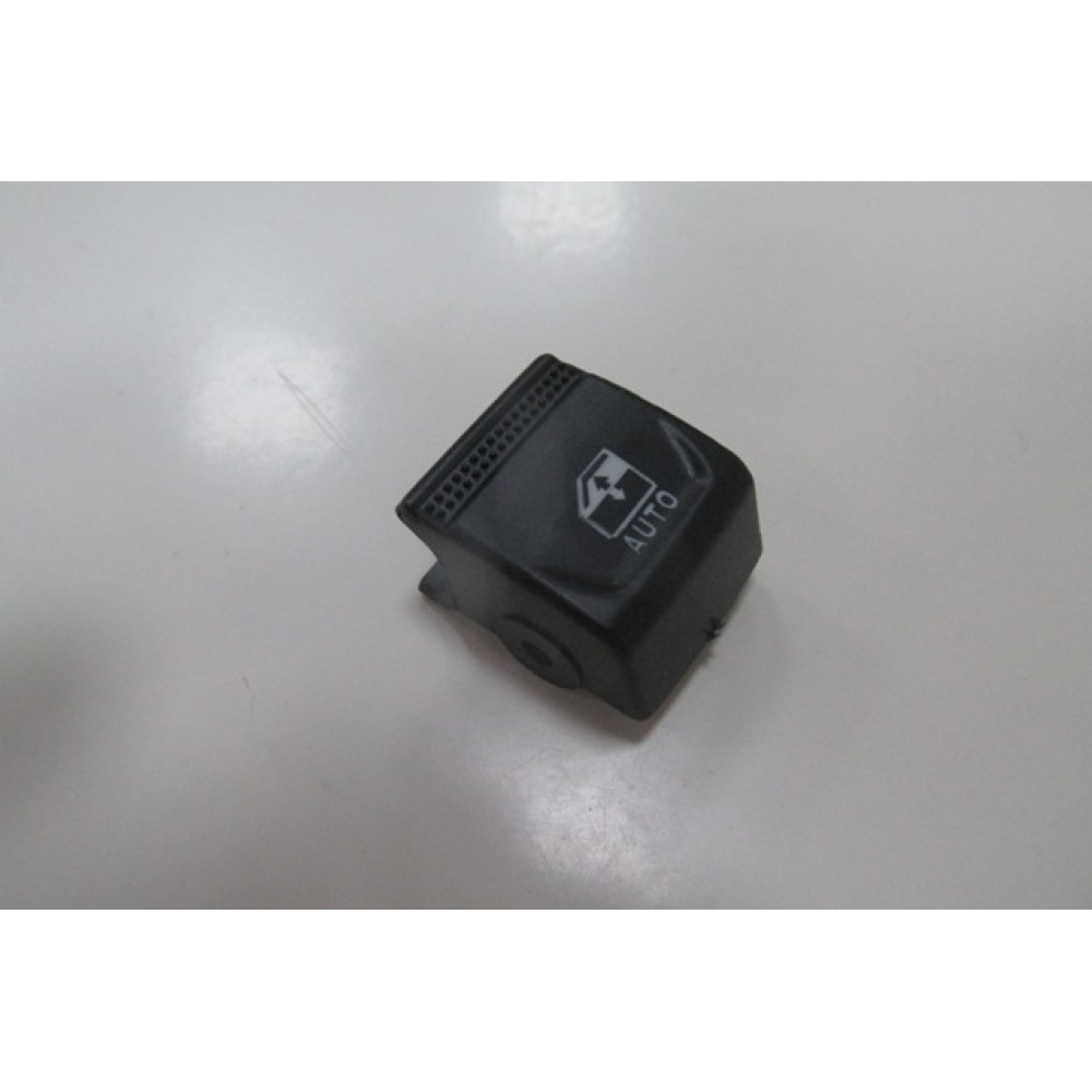 RENAULT CLIO- 5- HB- 20/23; ÖN/ARKA CAM DÜĞME BUTONU SAĞ/SOL AYNI (ADET) 1451-1955