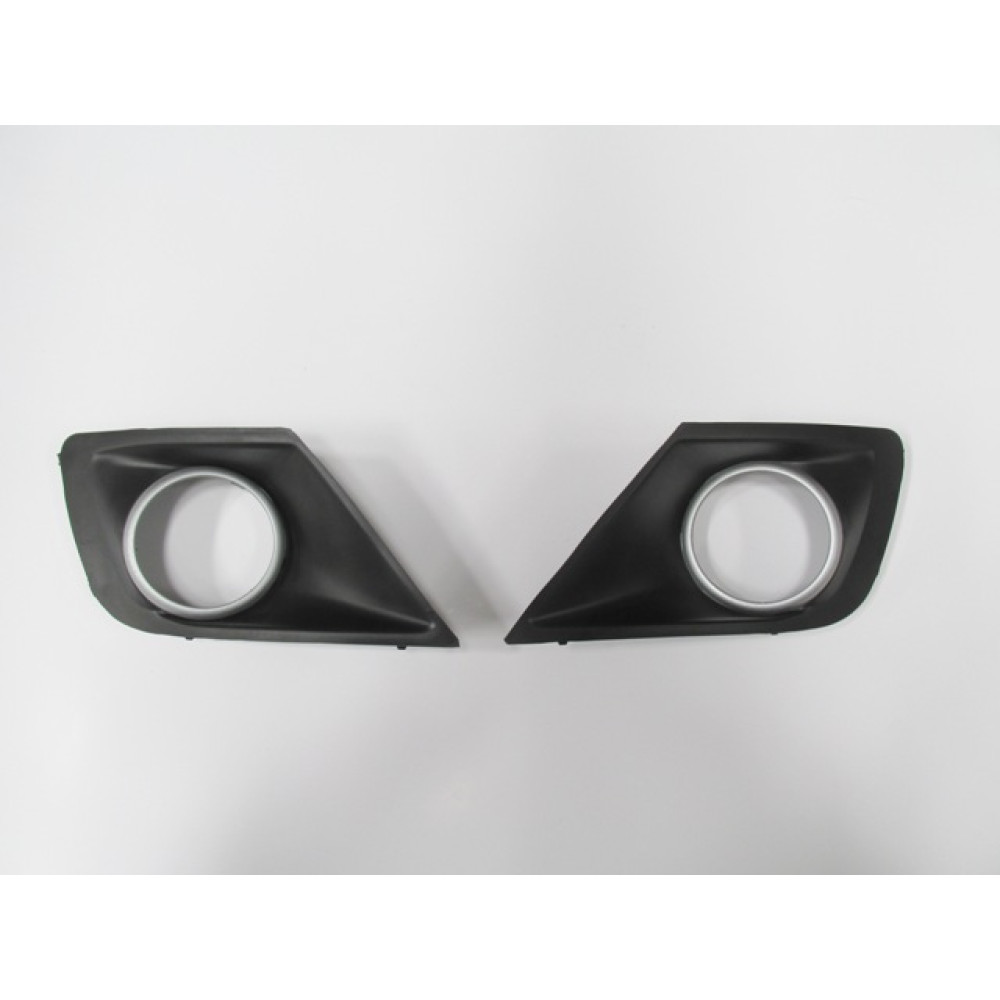 PEUGEOT 207- 09/12; SİS LAMBA KAPAĞI SAĞ/SOL SET (2 PARÇA) SİS DELİKLİ ÇERÇEVESİ GRİ 1521-2063