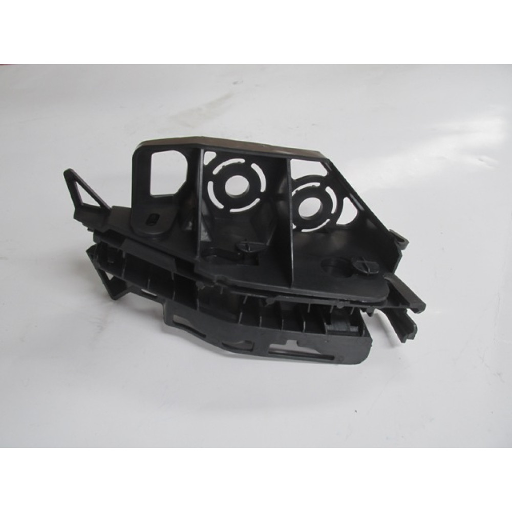 PEUGEOT 308- 11/13; ÖN TAMPON BRAKETİ SAĞ (PLASTİK) (LM) 1549-2023