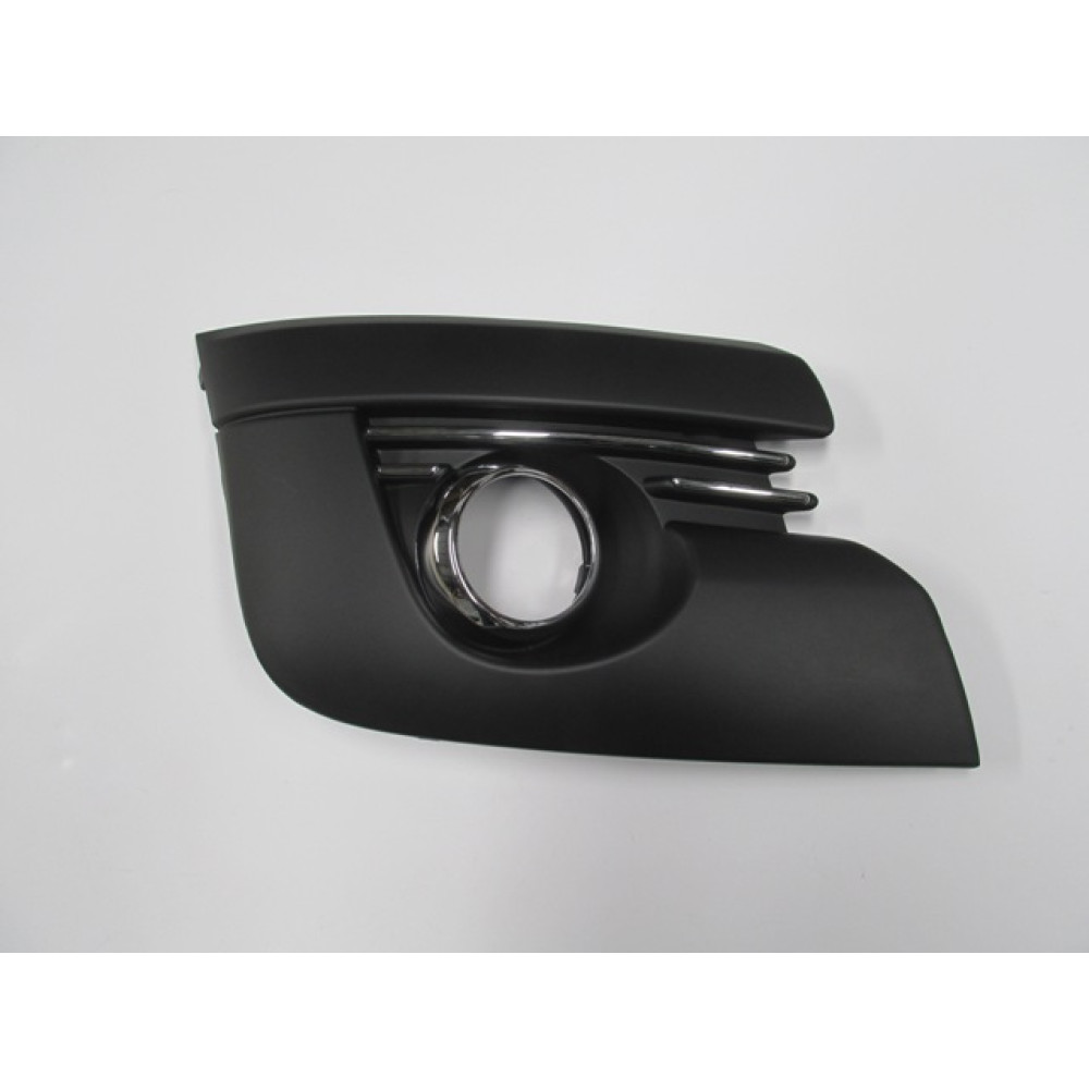 PEUGEOT 3008- 09/13; SİS LAMBA KAPAĞI SAĞ SİS DELİKLİ (SİS ÇERÇEVESİ NİKELAJLI) (TYG) 1553-2061