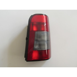 PEUGEOT PARTNER- 96/02; STOP LAMBASI SAĞ KIRMIZI/FÜME (BAGAJ KAPAĞI YUKARIYA AÇILAN TİP) (MARS) 1576-1501