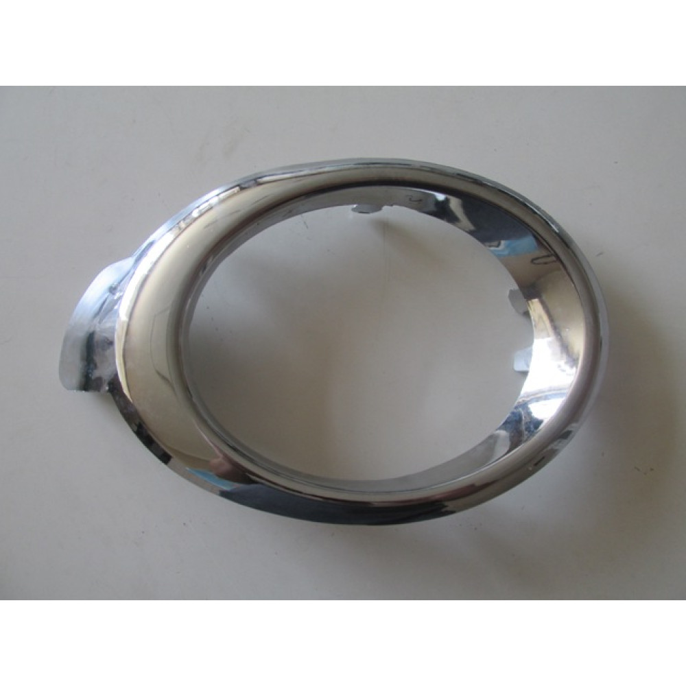 PEUGEOT PARTNER- TEPEE- 10/18; SİS LAMBA ÇERÇEVESİ SAĞ NİKELAJLI 1579-2061C