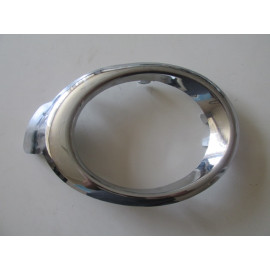 PEUGEOT PARTNER- TEPEE- 10/18; SİS LAMBA ÇERÇEVESİ SAĞ NİKELAJLI 1579-2061C