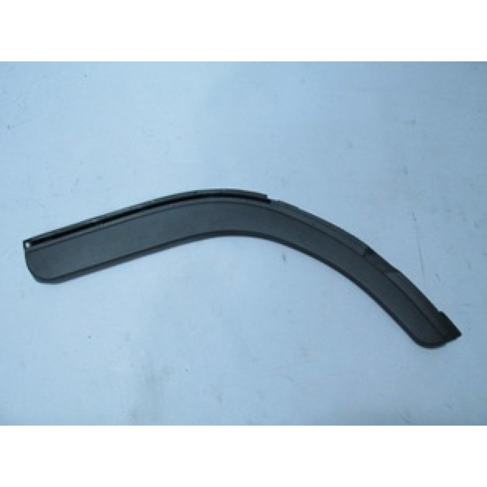 MITSUBISHI CANTER- FUSO- 06/12; ÇAMURLUK AĞZI PLASTİĞİ SAĞ (FE711) (BFN) 172-2113