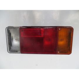 IVECO DAILY- 90/98; STOP LAMBASI SAĞ KIRMIZI/BEYAZ (SOKETİ ORJİNAL TİP DEĞİL) (FAMELLA) 1830-1501