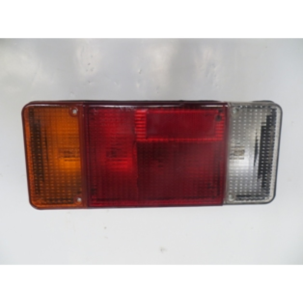 IVECO DAILY- 90/98; STOP LAMBASI SOL KIRMIZI/BEYAZ (SOKETİ ORJİNAL TİP DEĞİL) (FAMELLA) 1830-1502