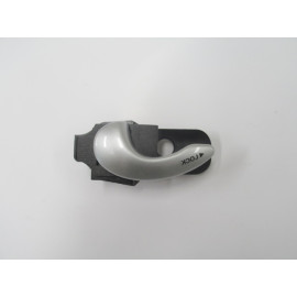 FIAT DOBLO- 01/05; ÖN KAPI İÇ AÇMA KOLU SOL GÜMÜŞ GRİ (HUSHAN) 1870-3016