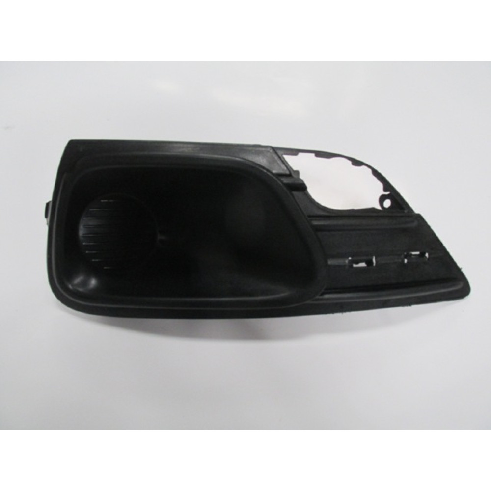 FIAT LINEA- 12/17; SİS LAMBA KAPAĞI SAĞ SİS DELİKSİZ 1883-2061A