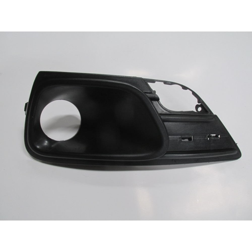 FIAT LINEA- 12/17; SİS LAMBA KAPAĞI SAĞ SİS DELİKLİ 1883-2061