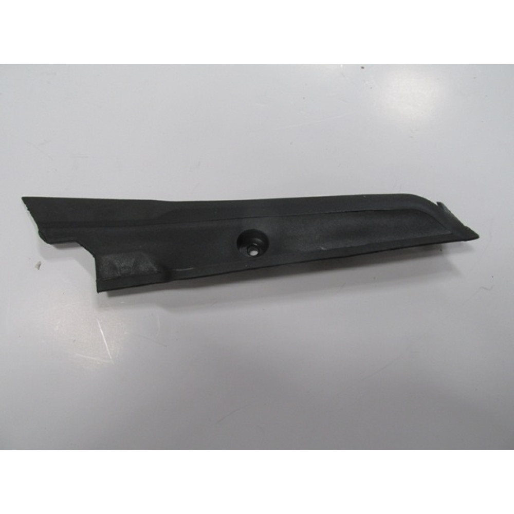 FIAT LINEA CLASSIC- 06/15; ÖN CAM KENAR PLASTİĞİ SAĞ (SİLGİ PANELİ/TESPİT PLASTİĞİ) SOL 1882-1982