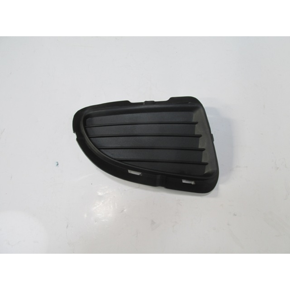 FIAT GRANDE PUNTO- 06/12; SİS LAMBA KAPAĞI SAĞ SİYAH (SİS DELİKSİZ) 1888-2061