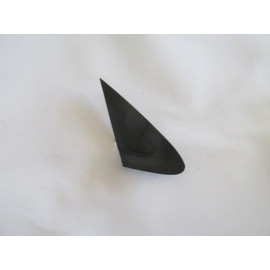 FIAT GRANDE PUNTO- 06/12; KAPI AYNA MUSKASI SAĞ (ÇAMURLUK ÜST ÜÇGEN PLASTİĞİ) 1888-2995P