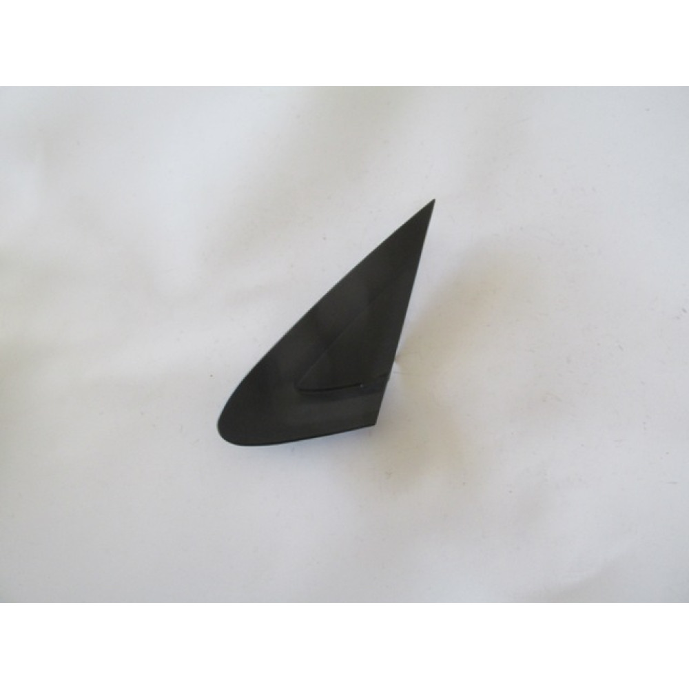 FIAT GRANDE PUNTO- 06/12; KAPI AYNA MUSKASI SOL (ÇAMURLUK ÜST ÜÇGEN PLASTİĞİ) 1888-2996P