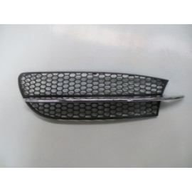 ALFA ROMEO 147- 01/05; ÖN TAMPON PANJURU SAĞ SİYAH (ÇITASI NİKELAJLI) (TW) 1963-2011B