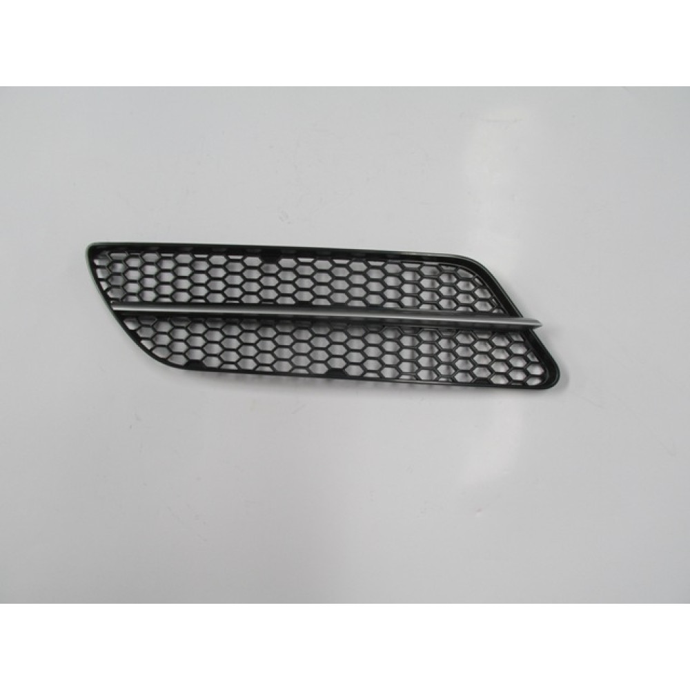 ALFA ROMEO 147- 05/09; ÖN TAMPON PANJURU SAĞ SİYAH (ÇITASI GÜMÜŞ GRİ) (TYG) 1963-2011