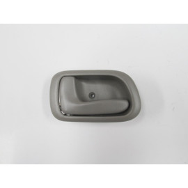 TOYOTA COROLLA- ZZ111- 00/02; ÖN KAPI İÇ AÇMA KOLU SOL (AÇIK GRİ) (TYG) 198-3012