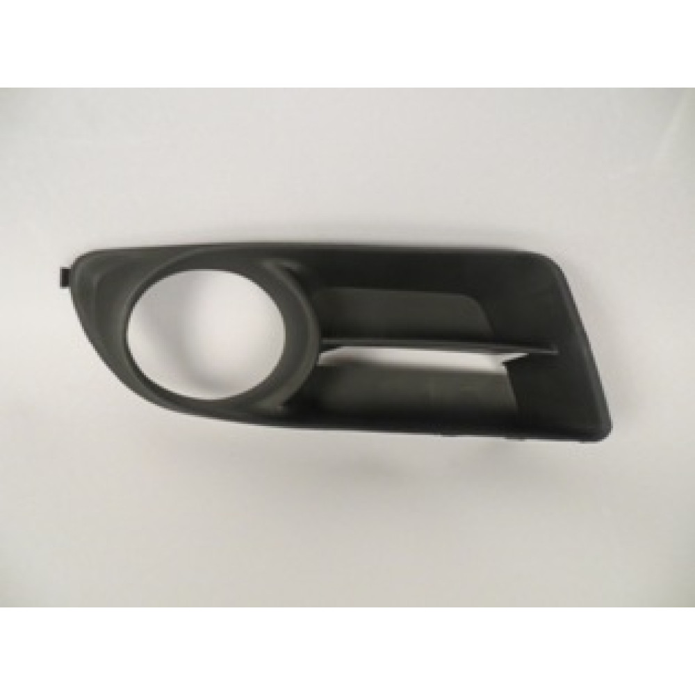 TOYOTA COROLLA- ZZE121- 05/06; SİS LAMBA KAPAĞI SAĞ YUVARLAK DELİKLİ (EURO BODY) 199-2061A