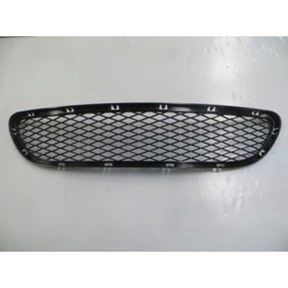 BMW 3 SERI- E90- 09/11; ÖN TAMPON PANJURU ORTA (TW) 2008-2010B