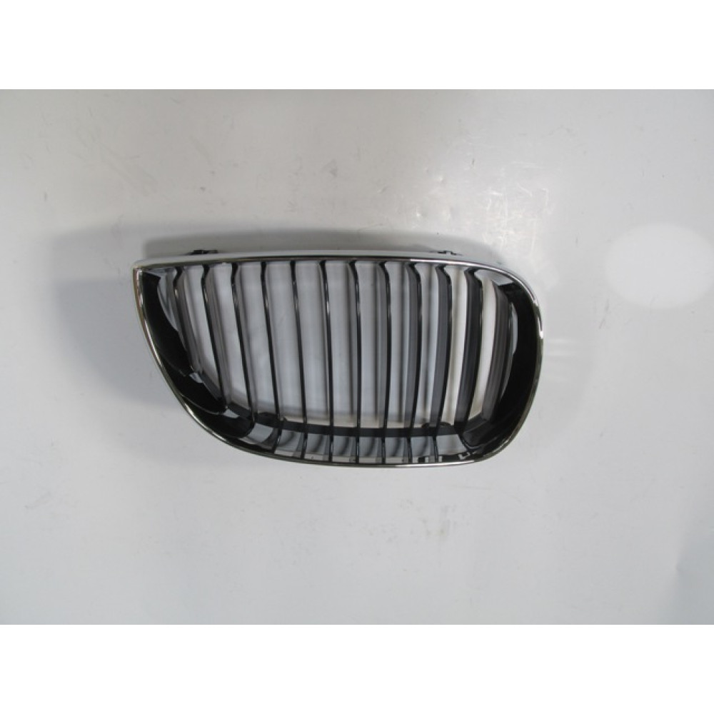 BMW 1 SERI- E87- 04/08; ÖN PANJUR SAĞ SİYAH/NİKELAJ ÇERÇEVELİ (TYG) 2012-2341