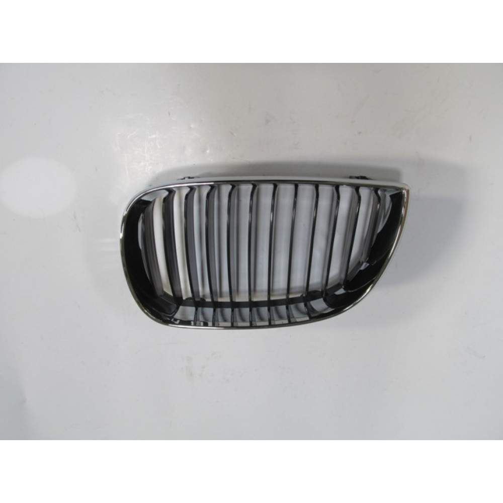 BMW 1 SERI- E87- 04/08; ÖN PANJUR SOL SİYAH/NİKELAJ ÇERÇEVELİ (TYG) 2012-2342