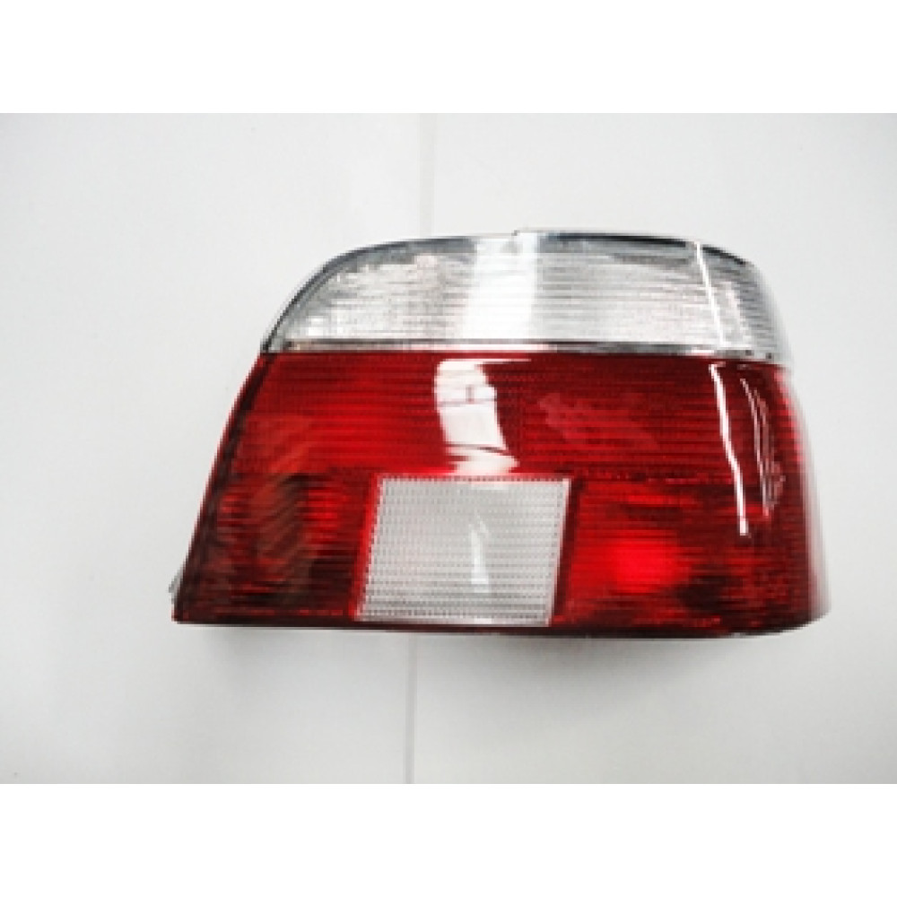 BMW 5 SERI- E39- 96/00; STOP LAMBASI SAĞ KIRMIZI/BEYAZ (DUYSUZ) (FAMELLA) 2016-1501