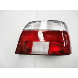 BMW 5 SERI- E39- 96/00; STOP LAMBASI SAĞ KIRMIZI/BEYAZ (DUYSUZ) (FAMELLA) 2016-1501