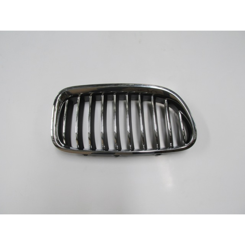 BMW 5 SERI- F10- 13/16; ÖN PANJUR SAĞ NİKELAJLI (İÇ PETEKLERİ SİYAH) (TW) 2021-2343