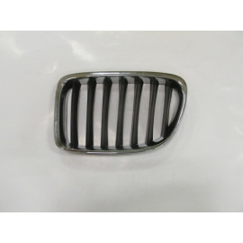 BMW X1- E84- 13/15; ÖN PANJUR SOL NİKELAJLI/ İÇ PETEKLERİ SİYAH 2040-2342