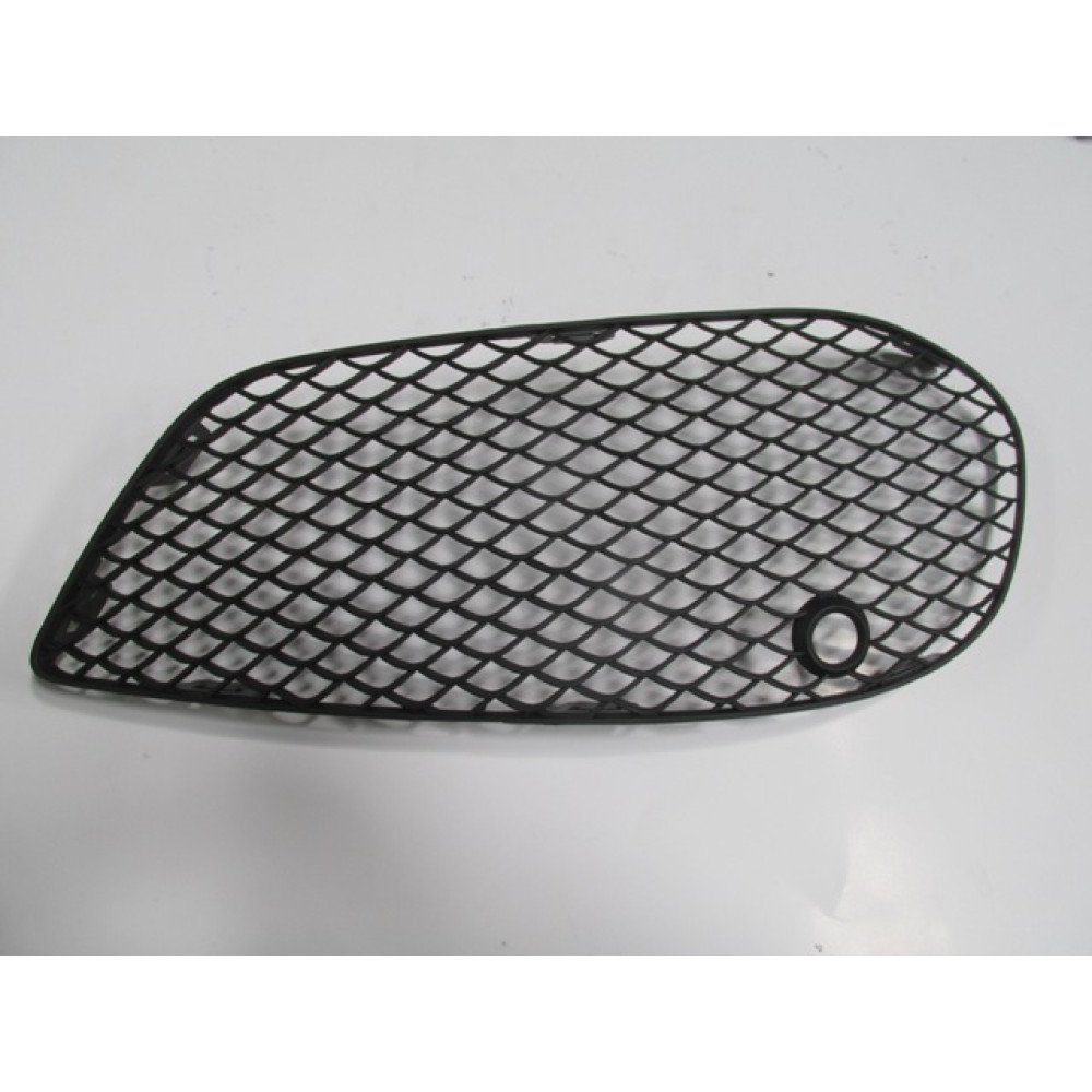 MERCEDES C CLASS- W205- 14/17; SİS LAMBA KAPAĞI SAĞ SİS DELİKSİZ (AMG)(TW) 2148-2061B