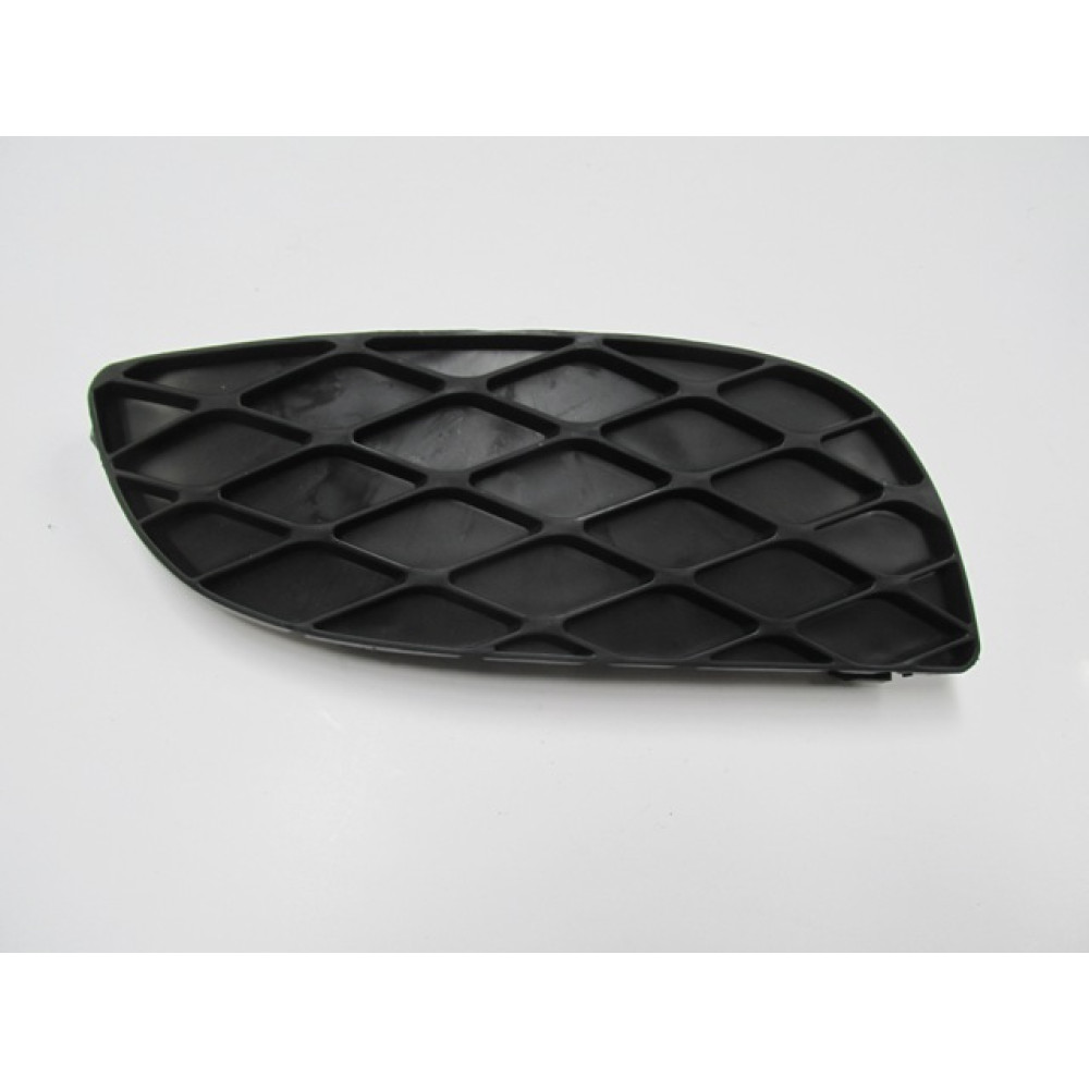 TOYOTA YARIS- 02/06; SİS LAMBA KAPAĞI SAĞ (SİS DELİKSİZ) (DAMLA GÖZLÜ)(EUROBUMP) 216-2061