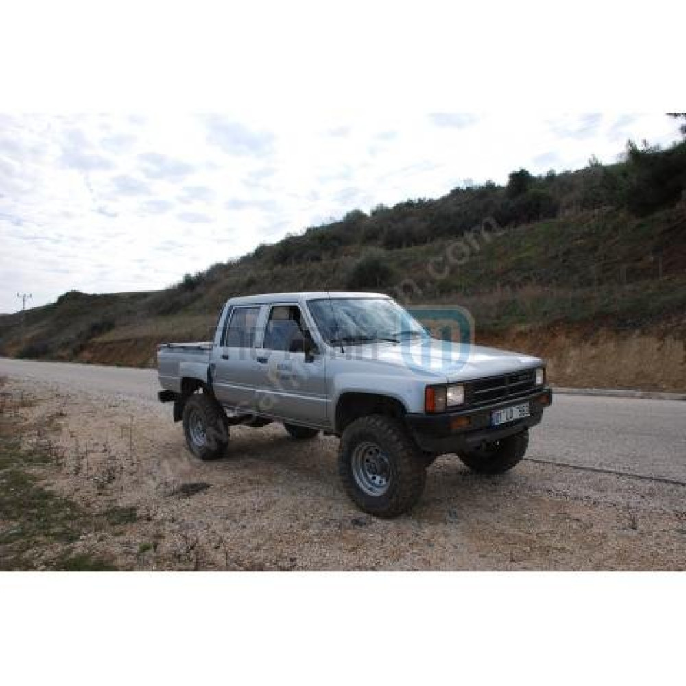 TOYOTA HILUX- PICK UP LN56/65- 85/89; ARAÇ BİLGİLERİ VE RESİMLERİ 220-0000