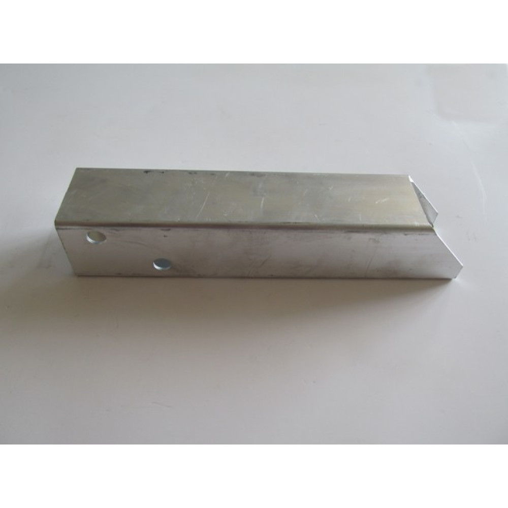 MERCEDES GLA CLASS- X156- 14/18; ÖN PANEL BAĞLANTI BRAKETİ (KÜÇÜK) SAĞ/SOL AYNI (ADET) 2215-2371A