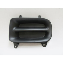 MAZDA 323- FAMILIA- 95/97; SİS LAMBA KAPAĞI SAĞ SİS DELİKSİZ (TYG) 325-2061