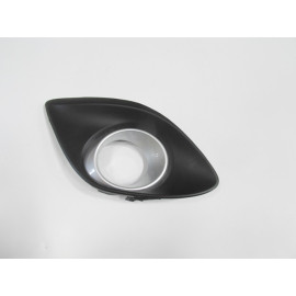 MAZDA 2- HB- 12/14; SİS LAMBA KAPAĞI SAĞ SİS DELİKLİ/ÇERÇEVESİ GÜMÜŞ GRİ (TYG) 345-2063A